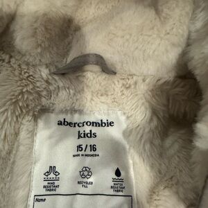Abercrombie kids gray puffer coat with fur trimmed hood